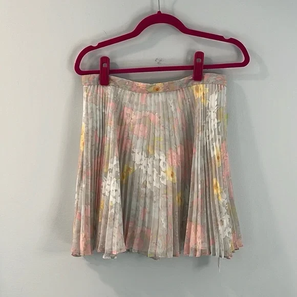 Alice & Olivia pastel floral pleated mini skirt M NWT - Picture 4 of 6